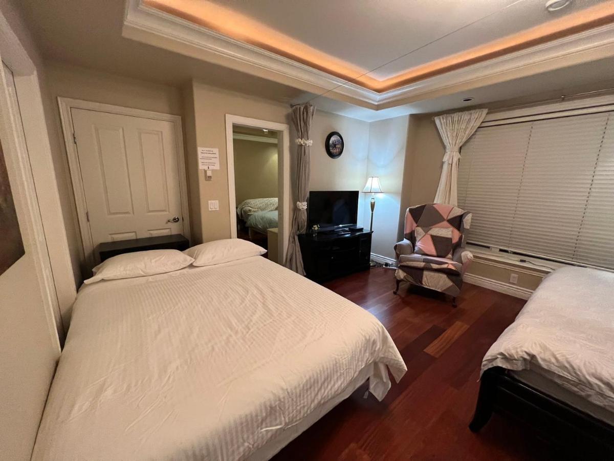 Lucky Suite, Two-Bedroom Suite With Independent Entrance In Richmond Close To Yvr Esterno foto