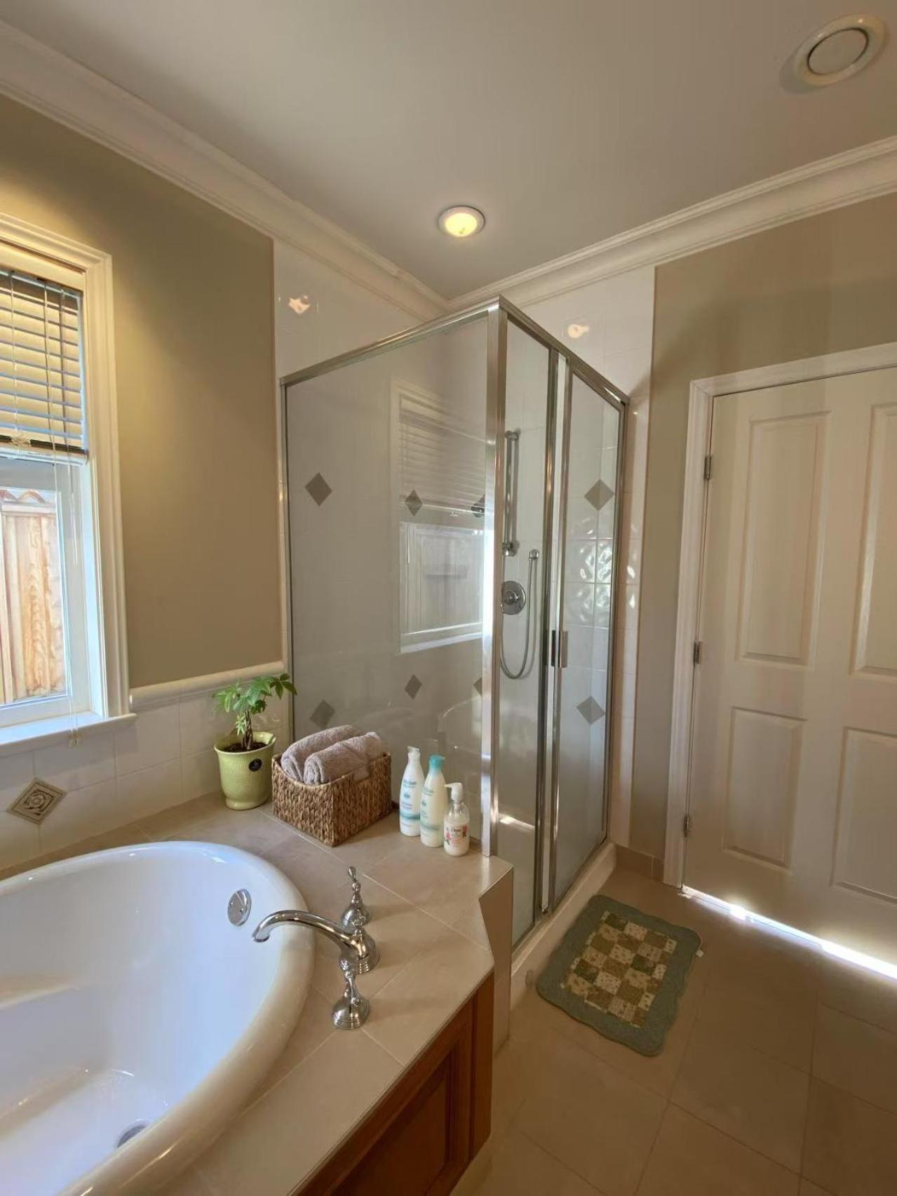 Lucky Suite, Two-Bedroom Suite With Independent Entrance In Richmond Close To Yvr Esterno foto